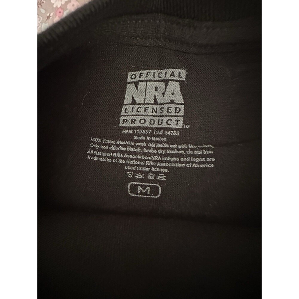 Official NRA Licensed Logo T-Shirt Size Medium Unisex Black Short Sleeve NWT - Picture 4 of 7